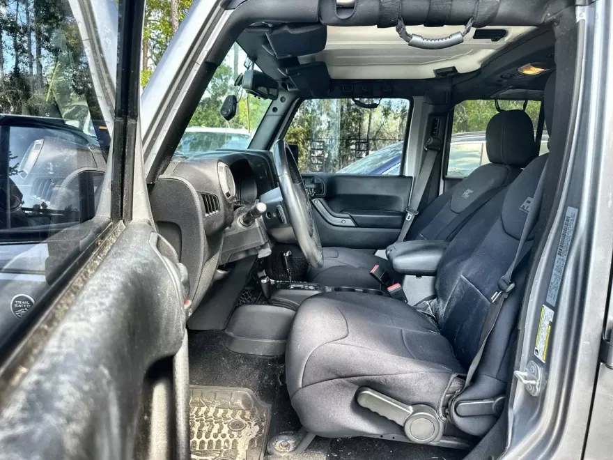 2017 Jeep Wrangler Unlimited Sport photo 1