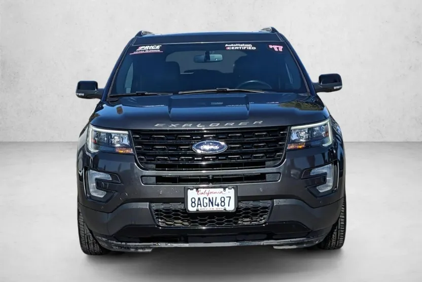 2017 Ford Explorer Sport photo 1