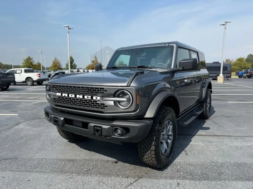 2025 Ford Bronco Badlands photo 1