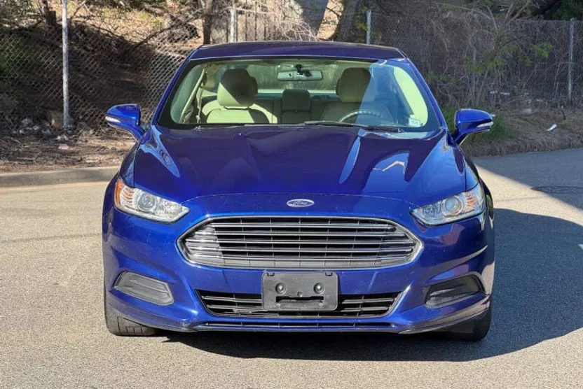 2013 Ford Fusion SE photo 1