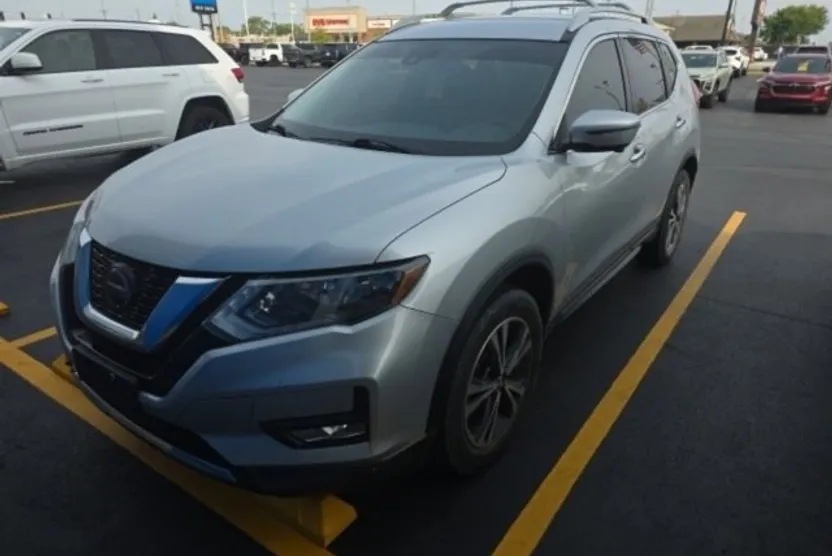 2018 Nissan Rogue SL photo 1