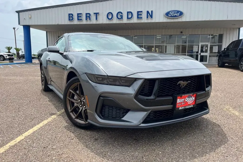 2025 Ford Mustang GT Premium photo 1