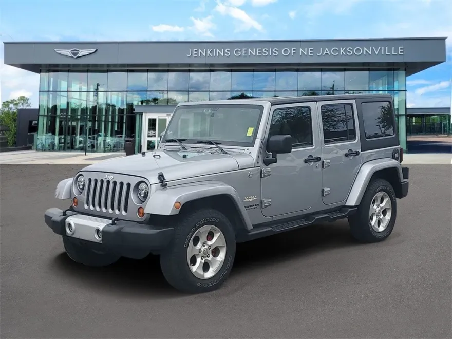 2013 Jeep Wrangler Unlimited Sahara photo 1
