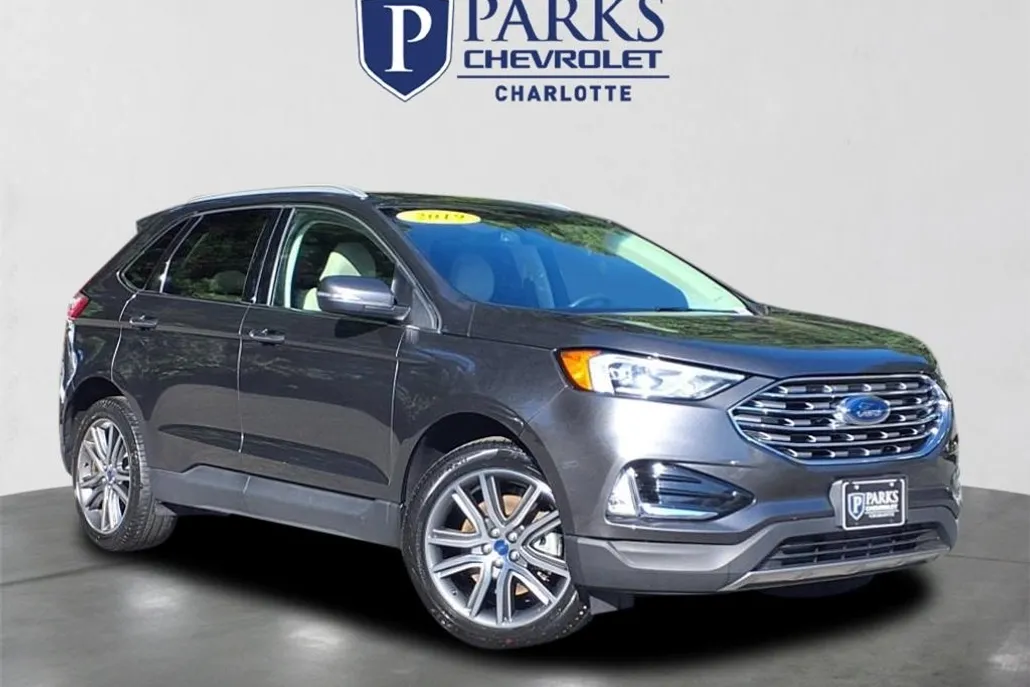 2019 Ford Edge Titanium photo 1