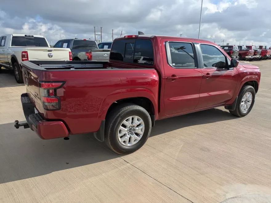 2022 Nissan Frontier SV photo 1