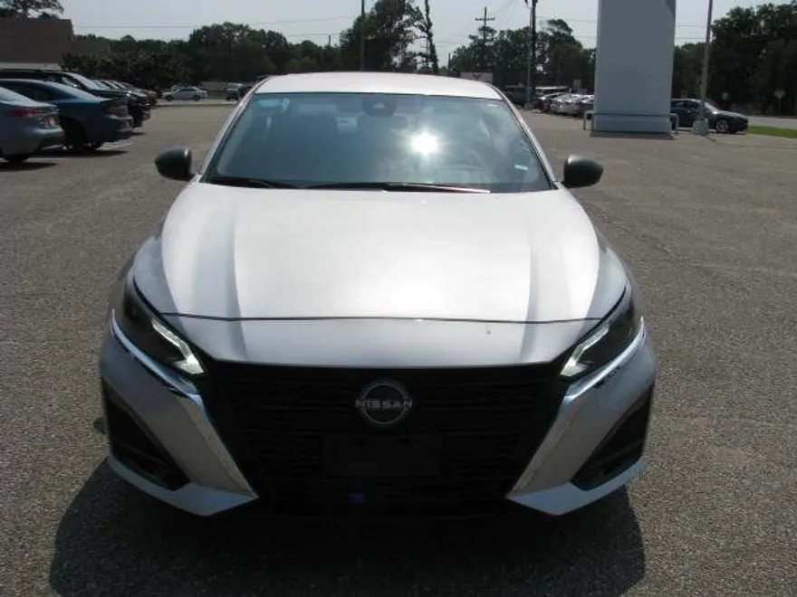 2024 Nissan Altima 2.5 SV photo 1