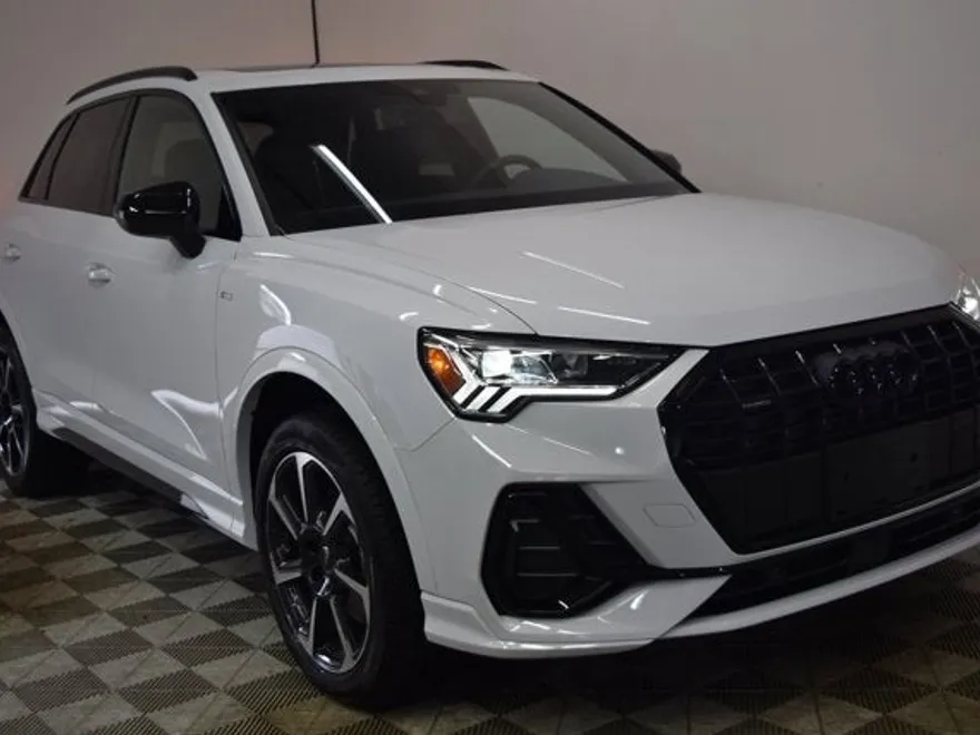 2025 Audi Q3 S line Premium Plus photo 1