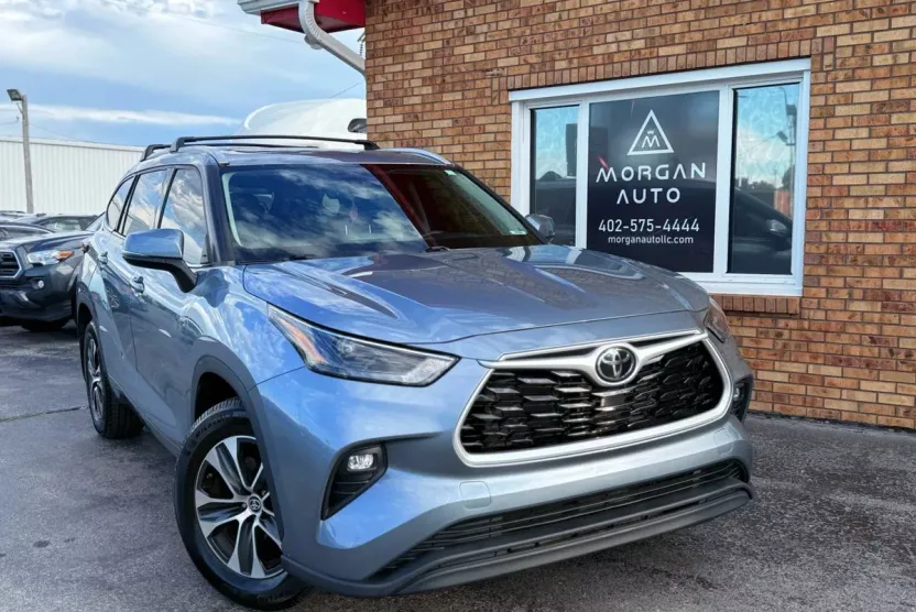 2022 Toyota Highlander XLE photo 1