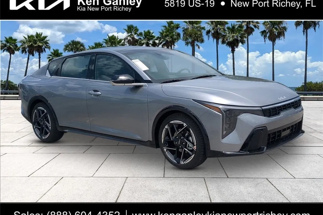 2025 Kia K4 GT-Line photo 1