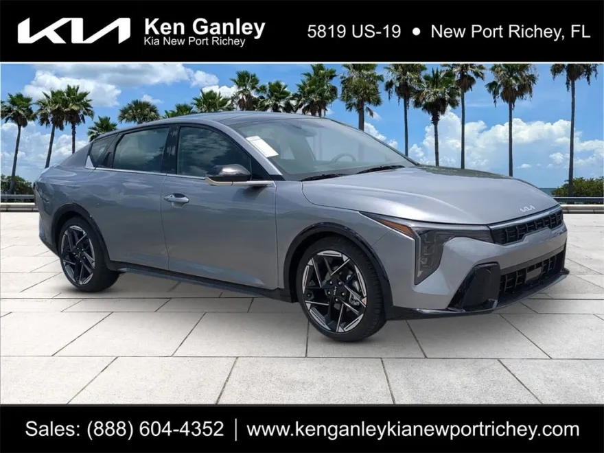 2025 Kia K4 GT-Line photo 1