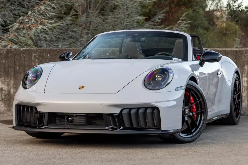 2025 Porsche 911 GTS Cabriolet photo 1