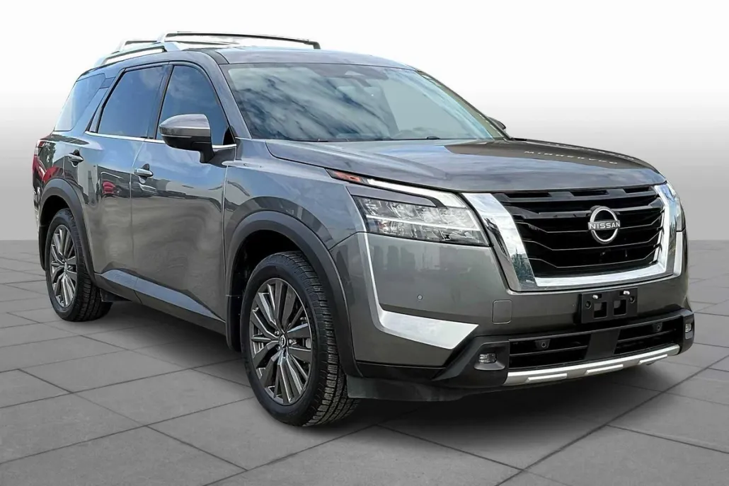 2022 Nissan Pathfinder SL photo 1