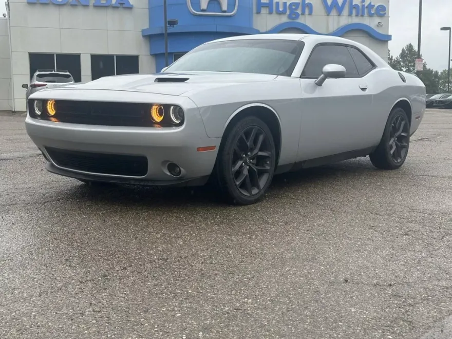 2021 Dodge Challenger SXT photo 1