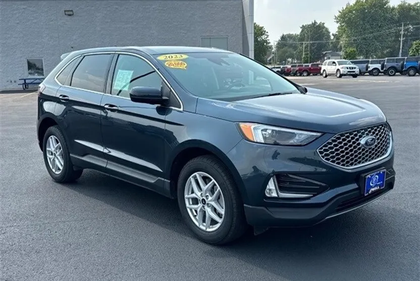 2023 Ford Edge SEL photo 1