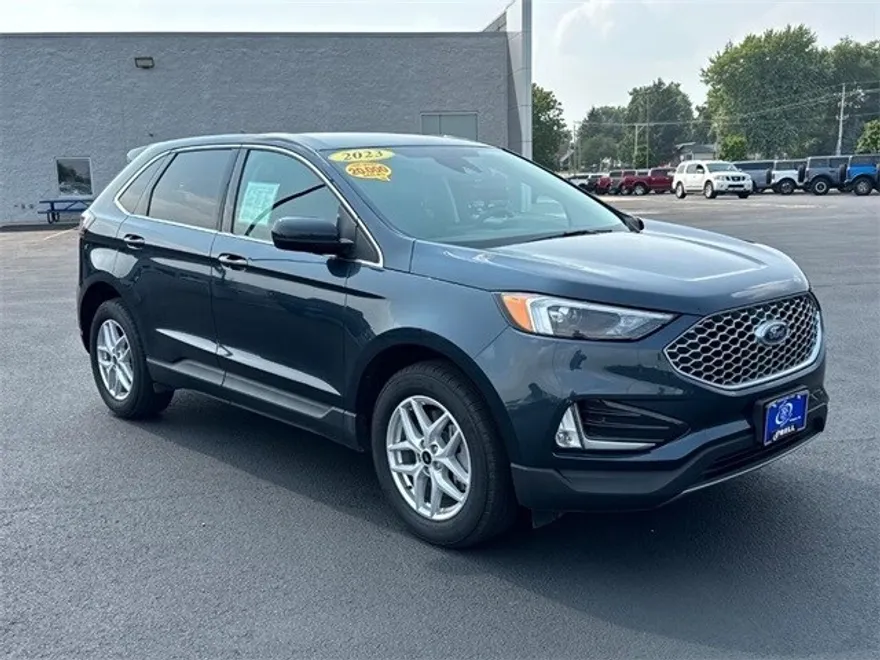 2023 Ford Edge SEL photo 1