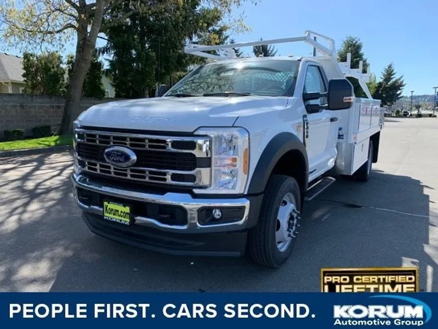 2024 Ford F-450 photo 1