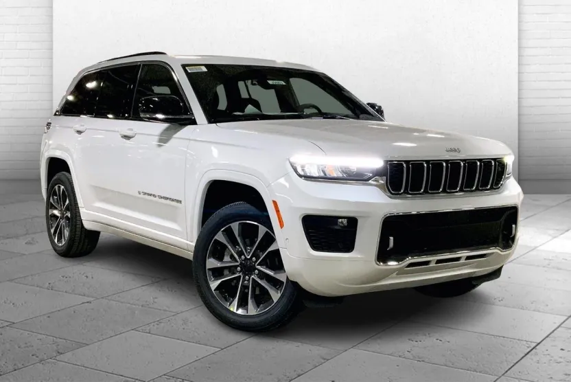 2025 Jeep Grand Cherokee Overland photo 1