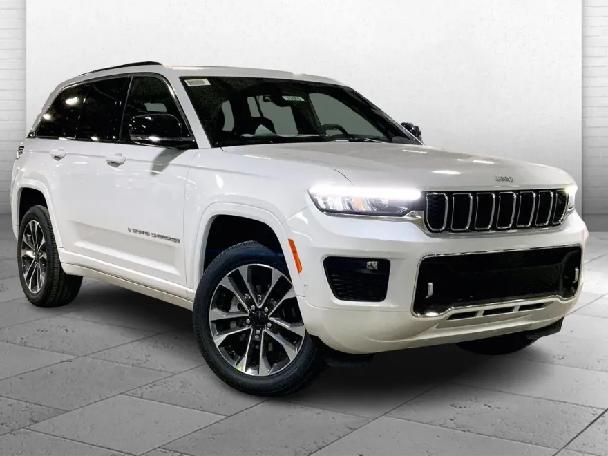 2025 Jeep Grand Cherokee Overland photo 1