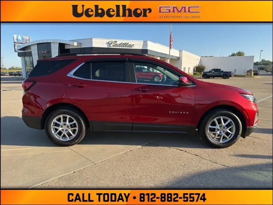 2022 Chevrolet Equinox LT photo 1