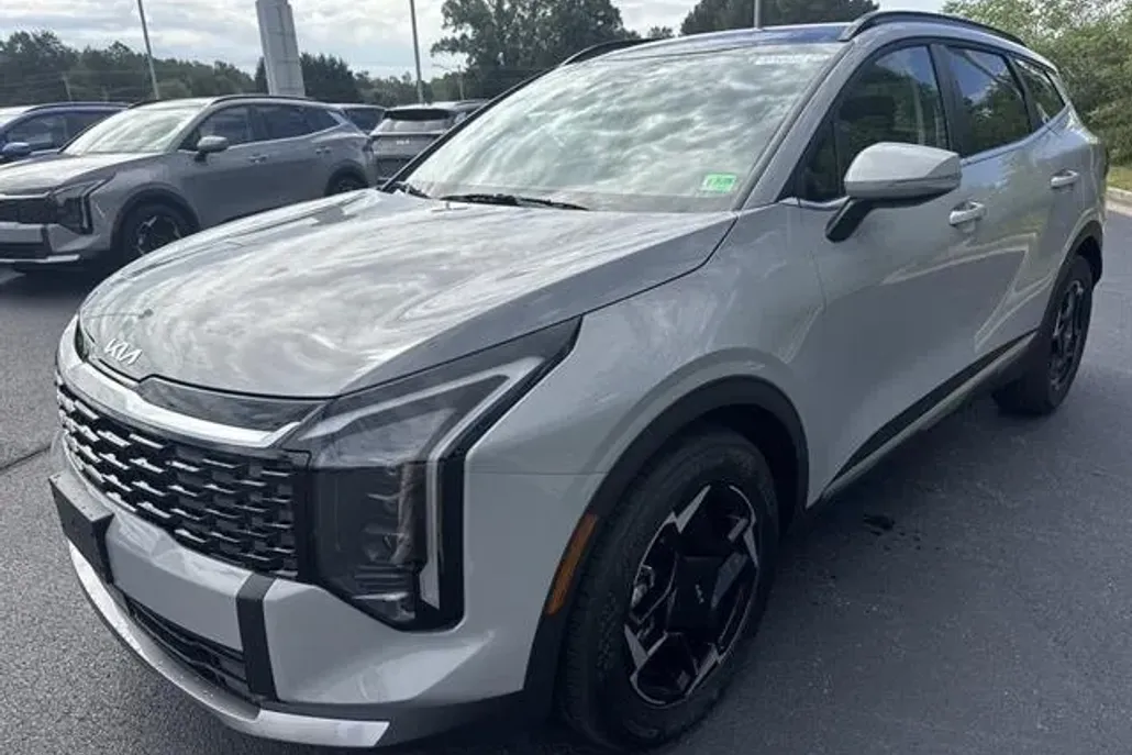 2026 Kia Sportage EX photo 1
