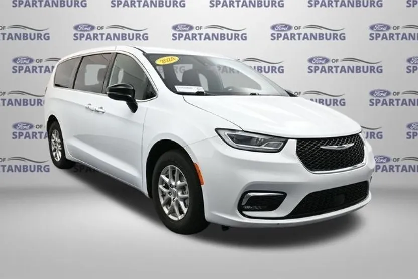 2024 Chrysler Pacifica Touring photo 1