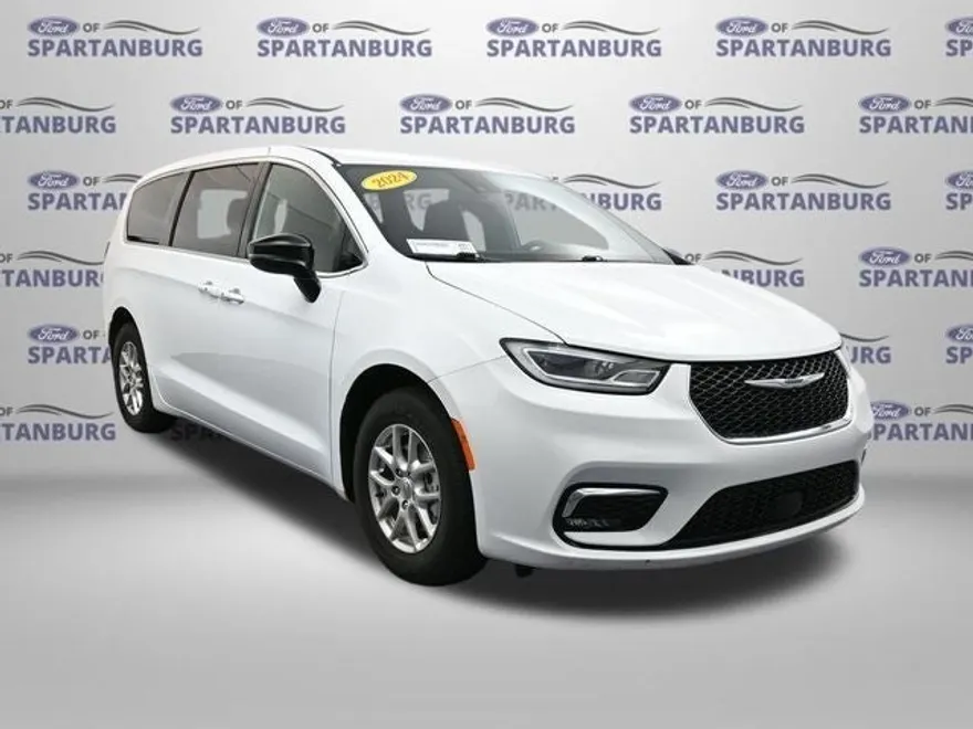 2024 Chrysler Pacifica Touring photo 1