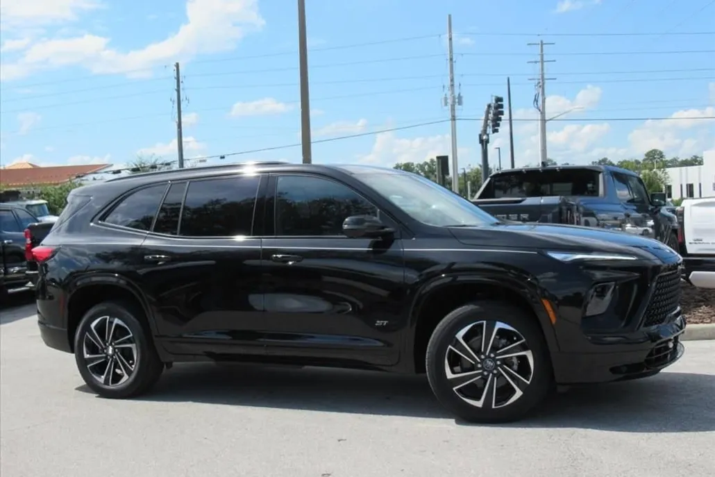 2026 Buick Enclave Sport Touring photo 1