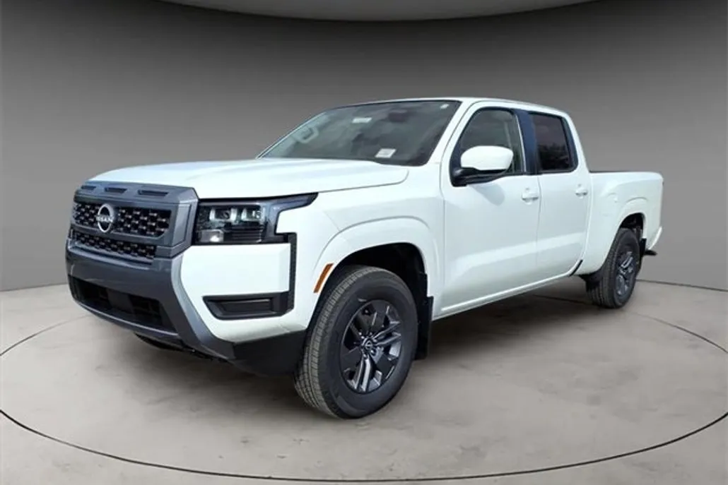 2026 Nissan Frontier Crew Cab SV photo 1