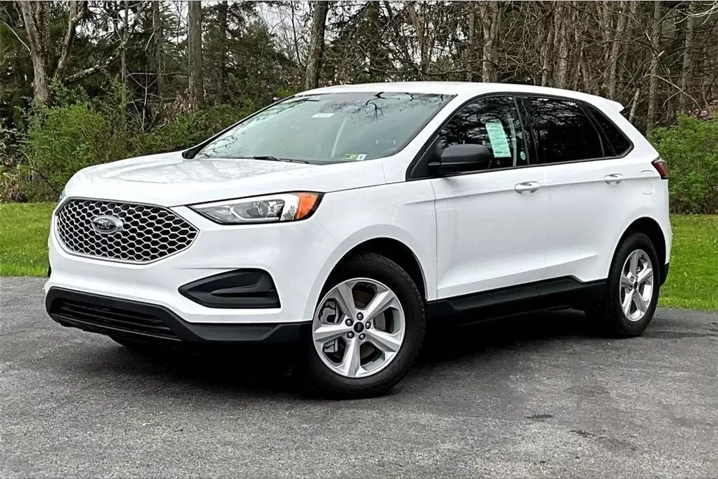 2024 Ford Edge SE photo 1