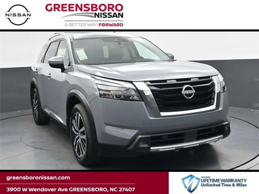 2025 Nissan Pathfinder Platinum photo 1
