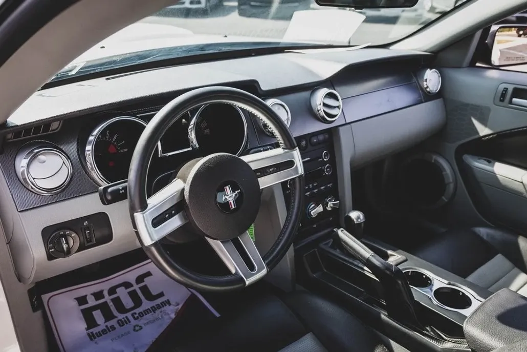 2008 Ford Mustang GT Deluxe photo 1