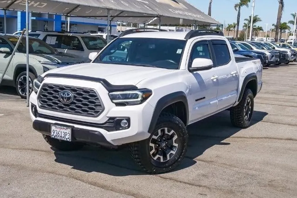 2023 Toyota Tacoma 4x4 SR photo 1