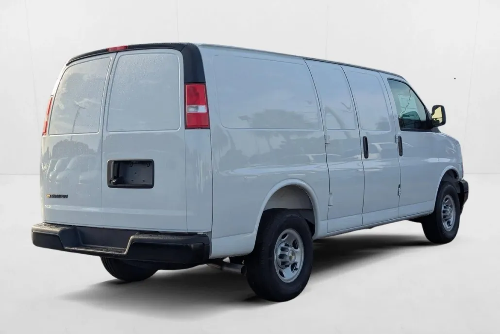 2025 Chevrolet Express Cargo 2500 photo 1