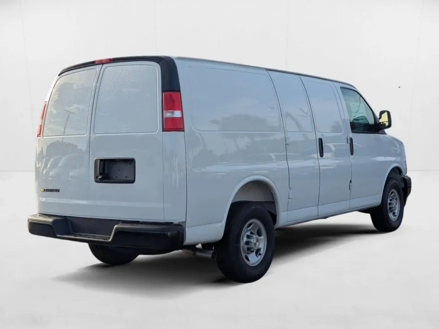 2025 Chevrolet Express Cargo 2500 photo 1