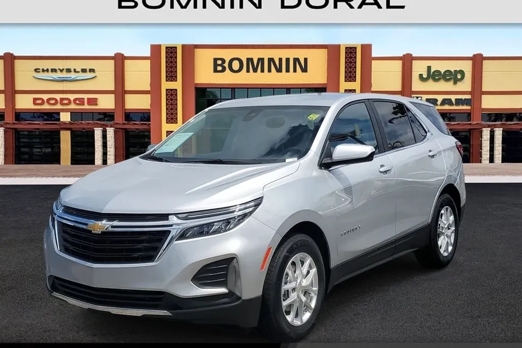 2022 Chevrolet Equinox LT photo 1