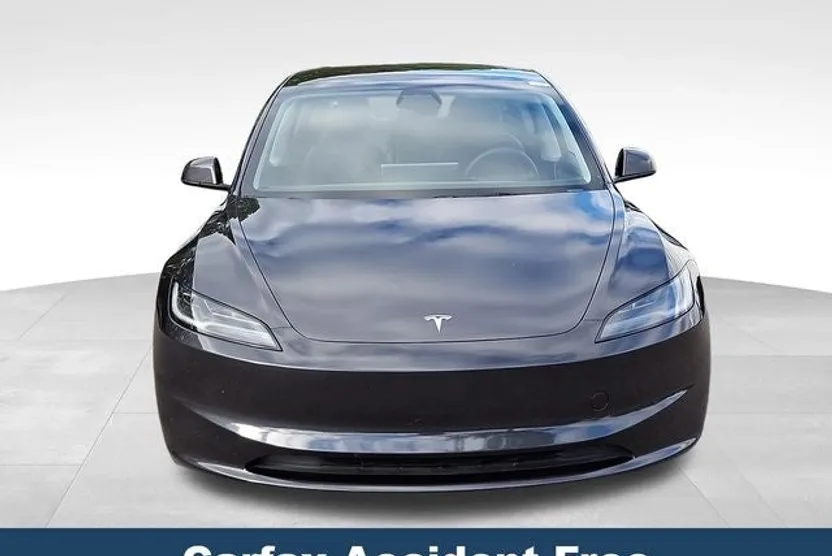 2024 Tesla Model 3 photo 1