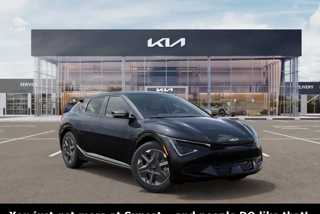 2025 Kia EV6 Light photo 1