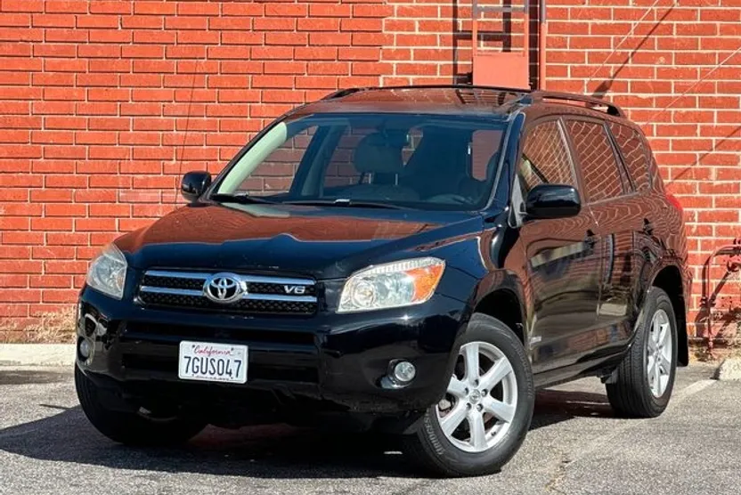 2007 Toyota RAV4 Limited photo 1
