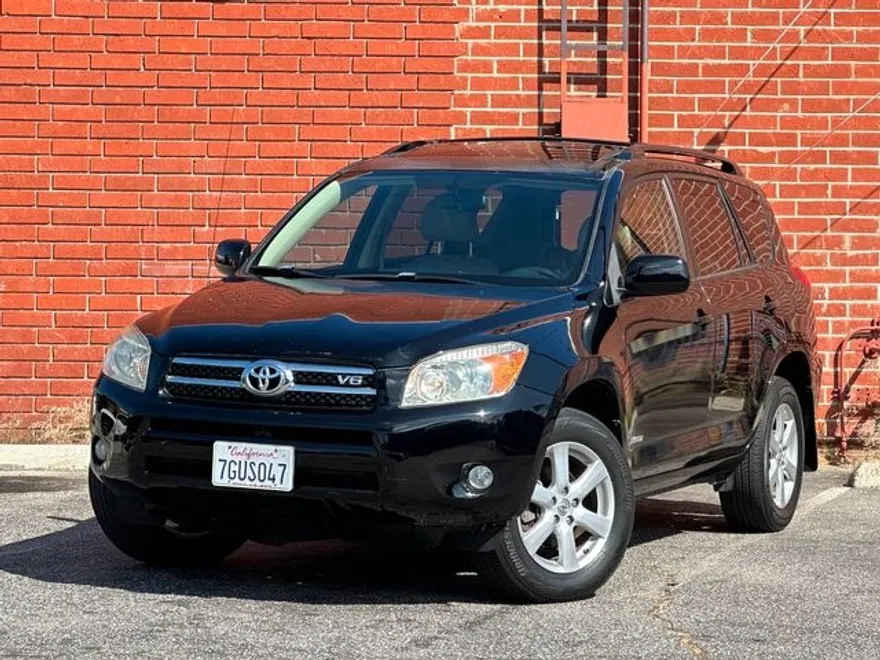 2007 Toyota RAV4 Limited photo 1