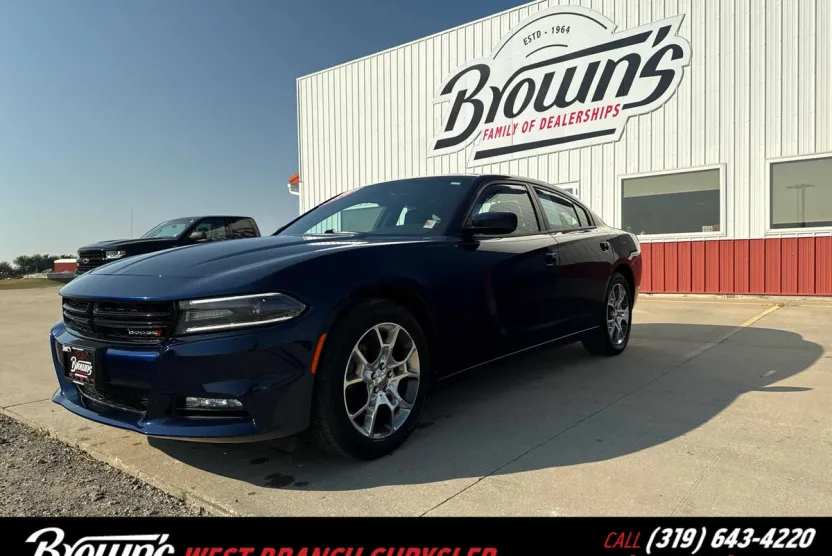 2016 Dodge Charger SXT photo 1