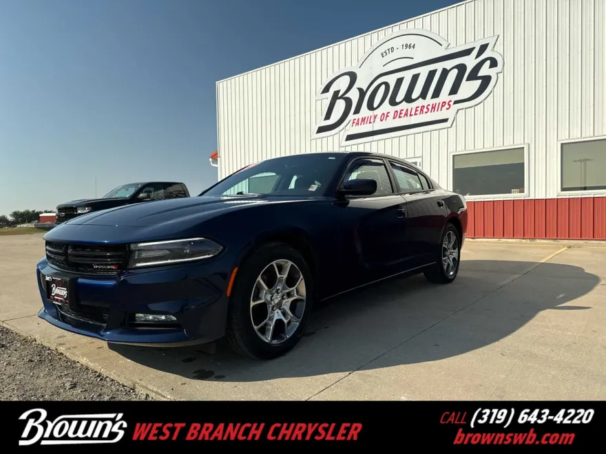 2016 Dodge Charger SXT photo 1