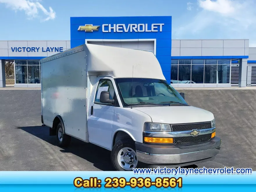 2021 Chevrolet Express Cutaway 3500 Base photo 1