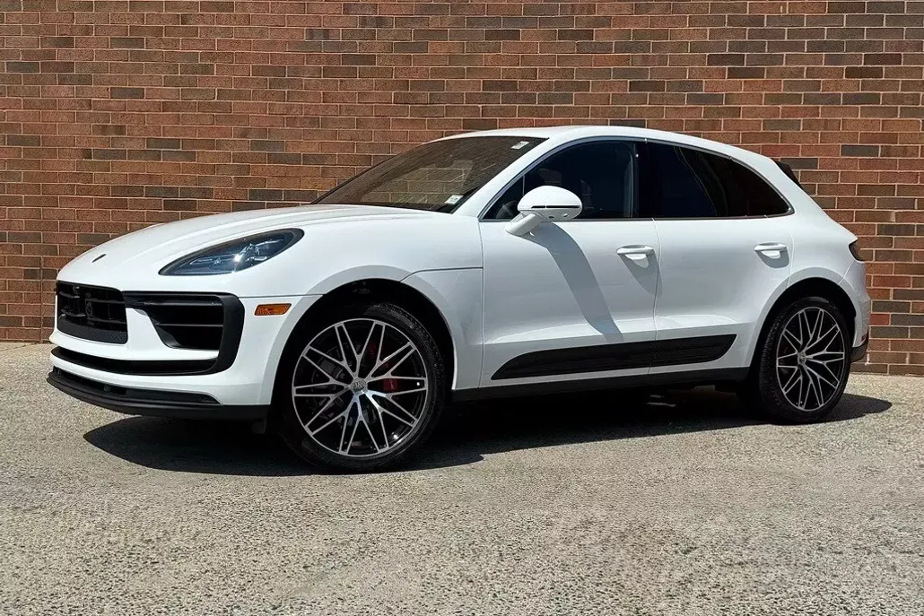 2025 Porsche Macan S photo 1