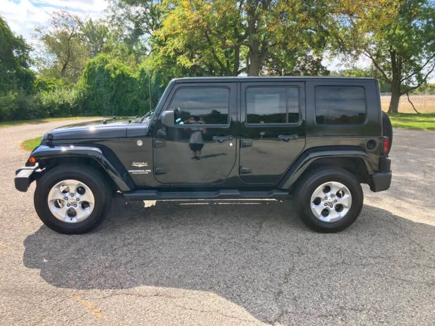 2015 Jeep Wrangler Unlimited Sahara photo 1
