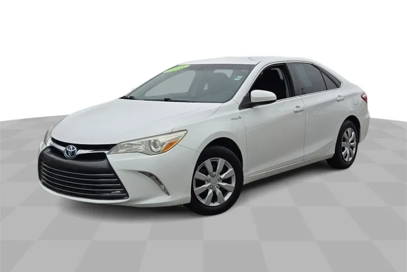 2015 Toyota Camry Hybrid LE photo 1