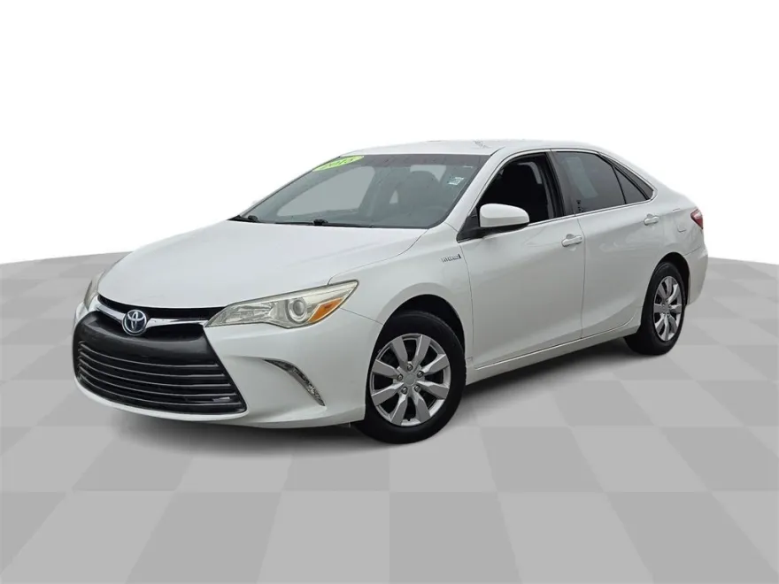 2015 Toyota Camry Hybrid LE photo 1
