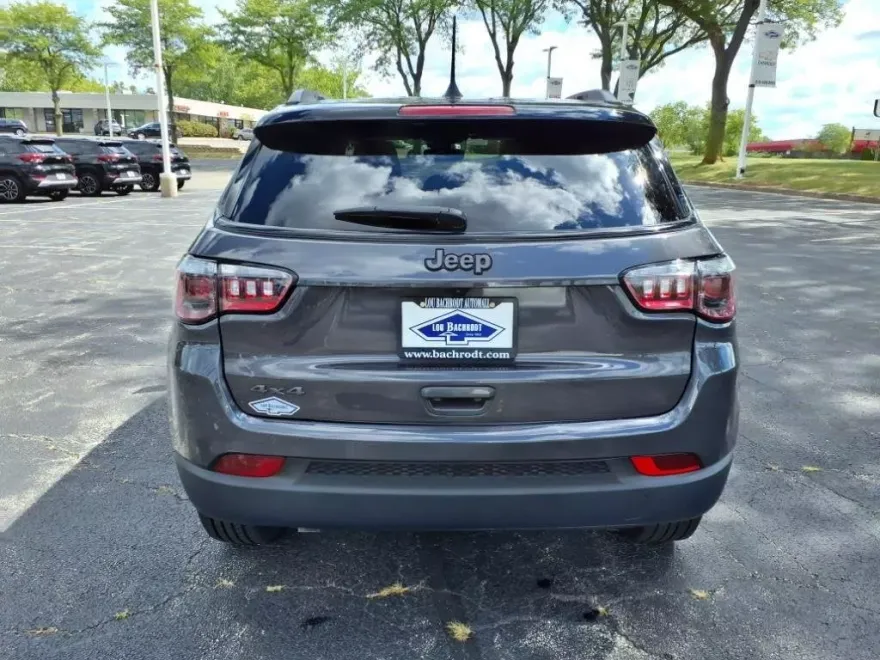 2024 Jeep Compass Latitude photo 1