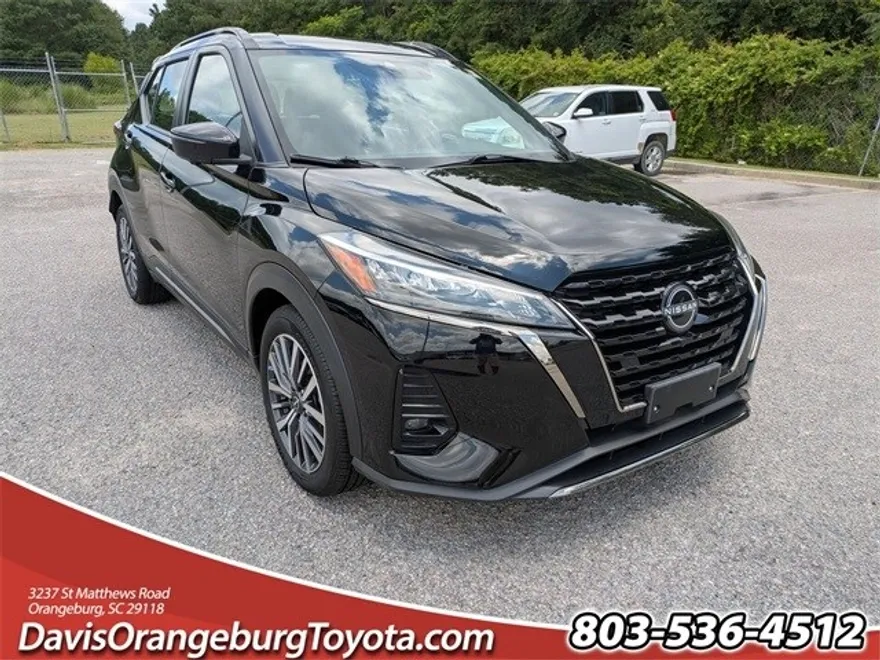 2024 Nissan Kicks SR photo 1