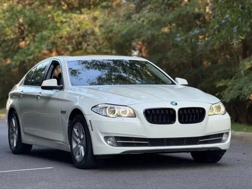 2013 Bmw 528xi 5-Series photo 1