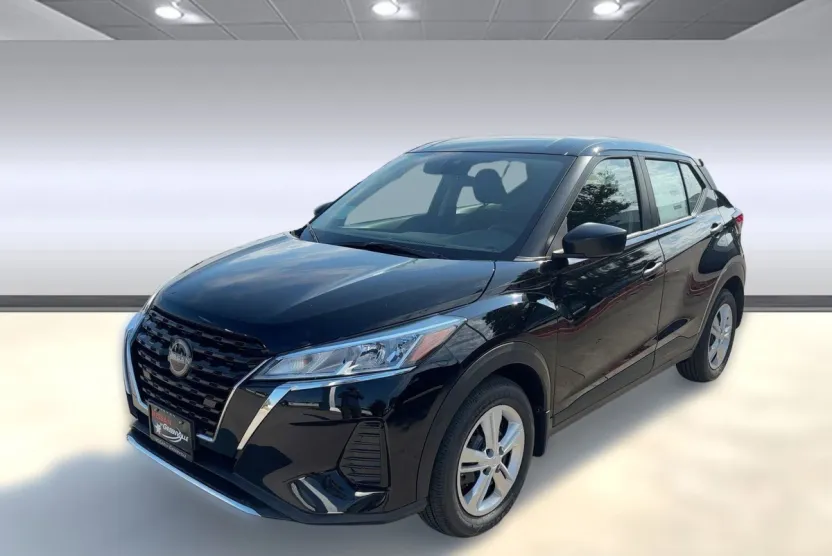 2025 Nissan Kicks Play S photo 1